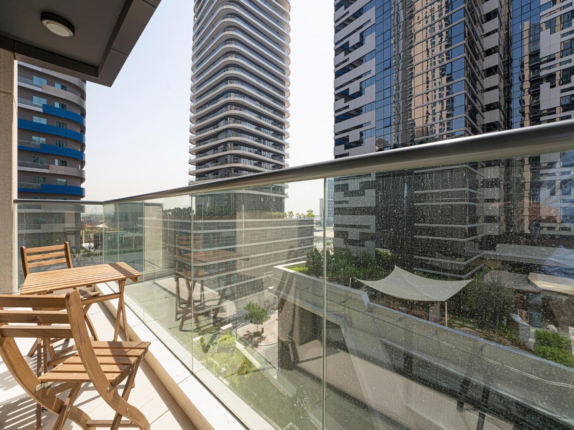 Luxe Apartments Near Dubai Mall Burj Khalifa Pool Gym Parking Exterior photo