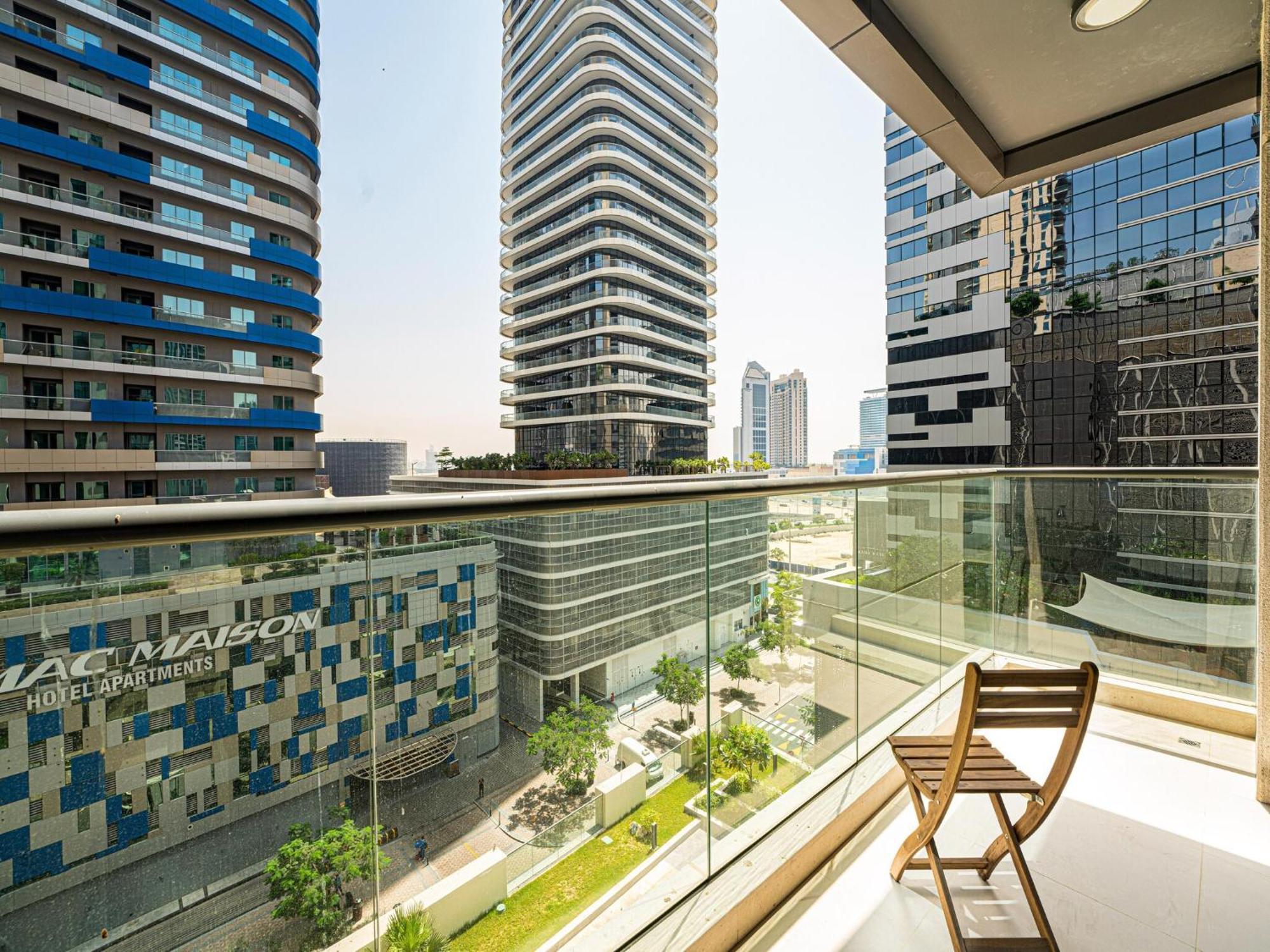 Luxe Apartments Near Dubai Mall Burj Khalifa Pool Gym Parking Exterior photo